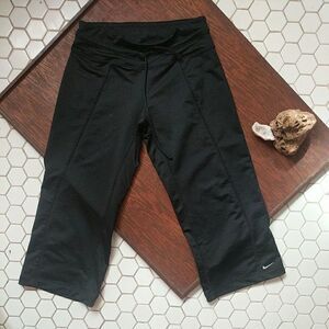 Nike DriFit Black Yoga Training Capri